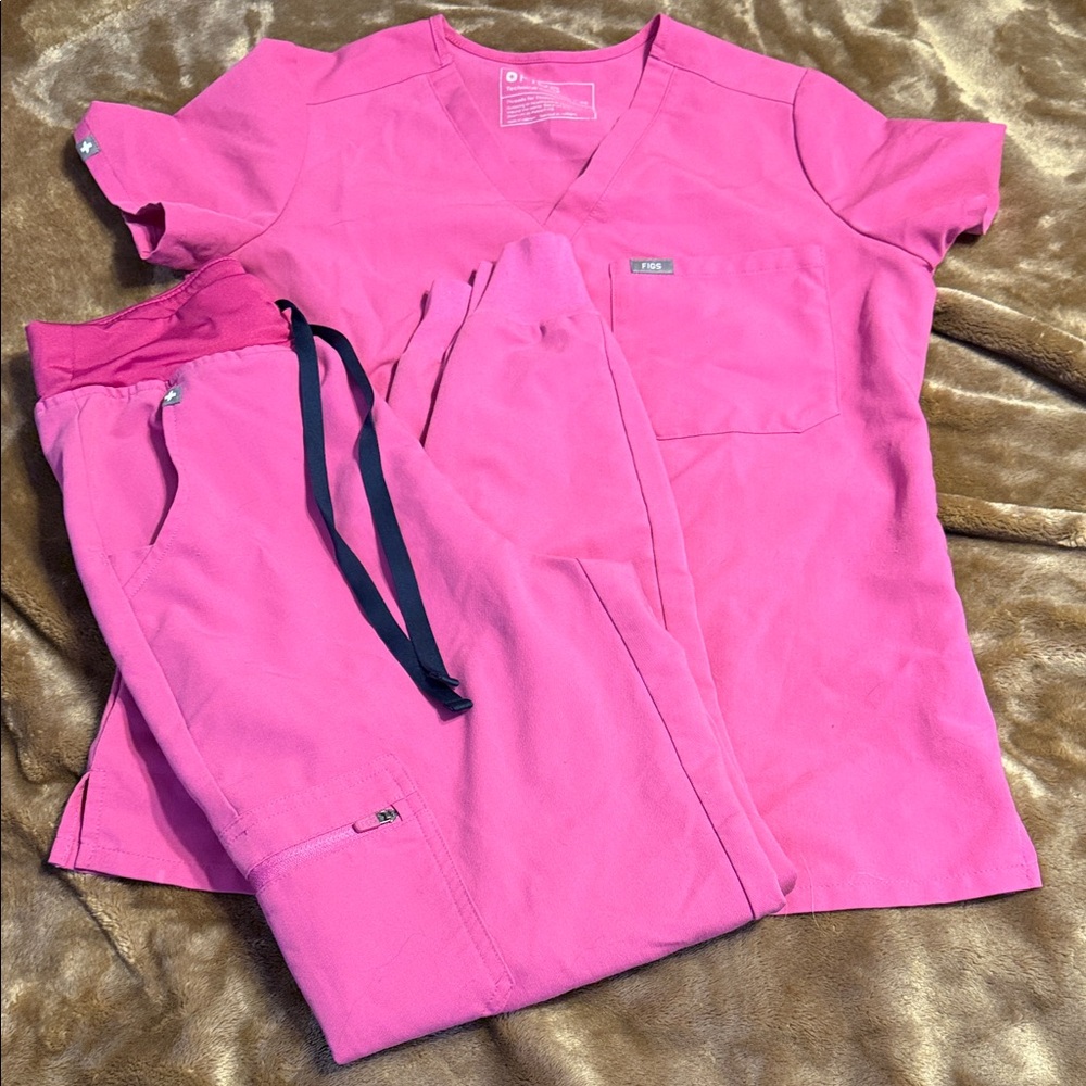Figs Vibrant Pink Scrub set